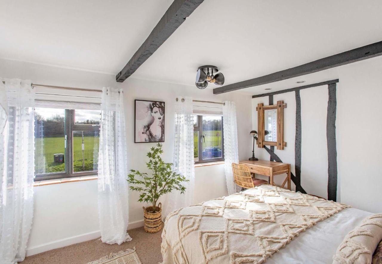 Stunning Character 2Bed Cottage In St Albans Wifi ภายนอก รูปภาพ